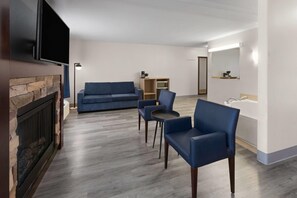 Zimmer, Nichtraucher (3 Queen beds) | Whirlwanne