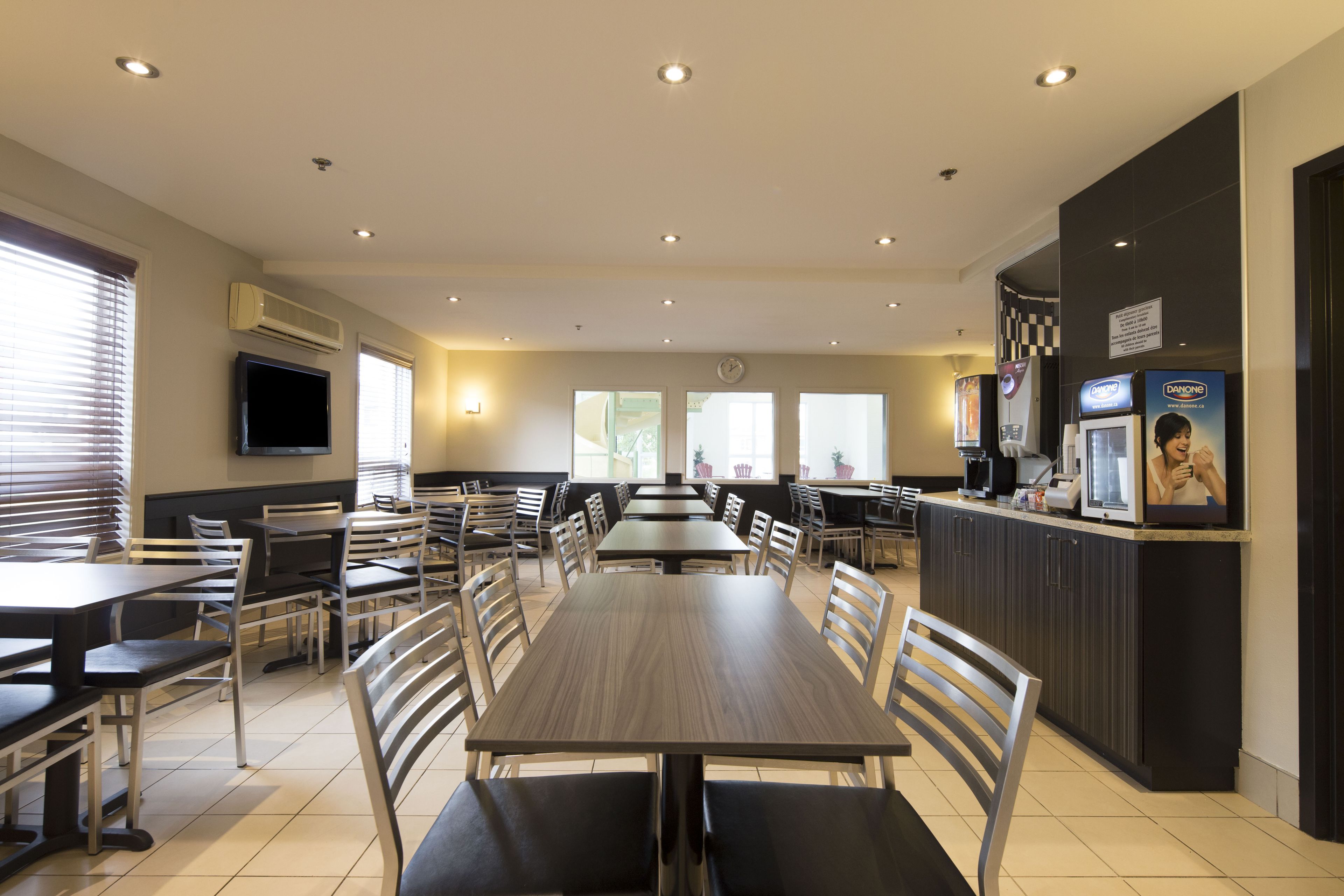 Photo - Super 8 by Wyndham Quebec City