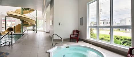 Indoor spa tub