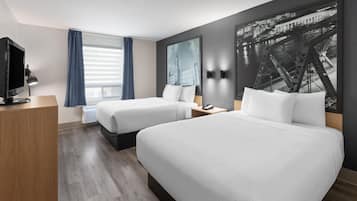 Værelse - 2 queensize-senge - ikke-ryger | Skrivebord, mørklægningsgardiner, strygejern/strygebræt, gratis Wi-Fi