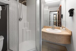 Suite, 2 Queen Beds, Non Smoking | Bathroom | Combined shower/bathtub, hair dryer, towels - Super 8 by Wyndham Quebec City (Québec City)