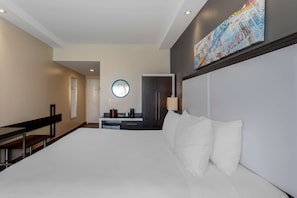 Habitación estándar, 1 cama King size, con acceso para personas discapacitadas, para no fumadores | Escritorio y espacio para trabajar con laptop 