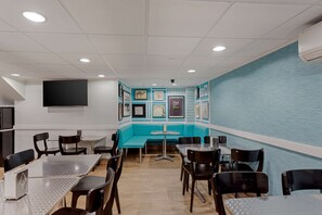 Termasuk sarapan bufet setiap hari 