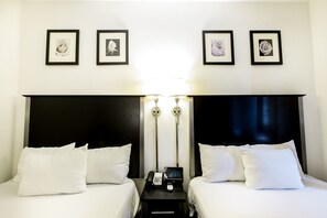 都會雙人房, 2 張標準雙人床 | 書桌、熨斗/熨衣板、免費無線上網、鬧鐘