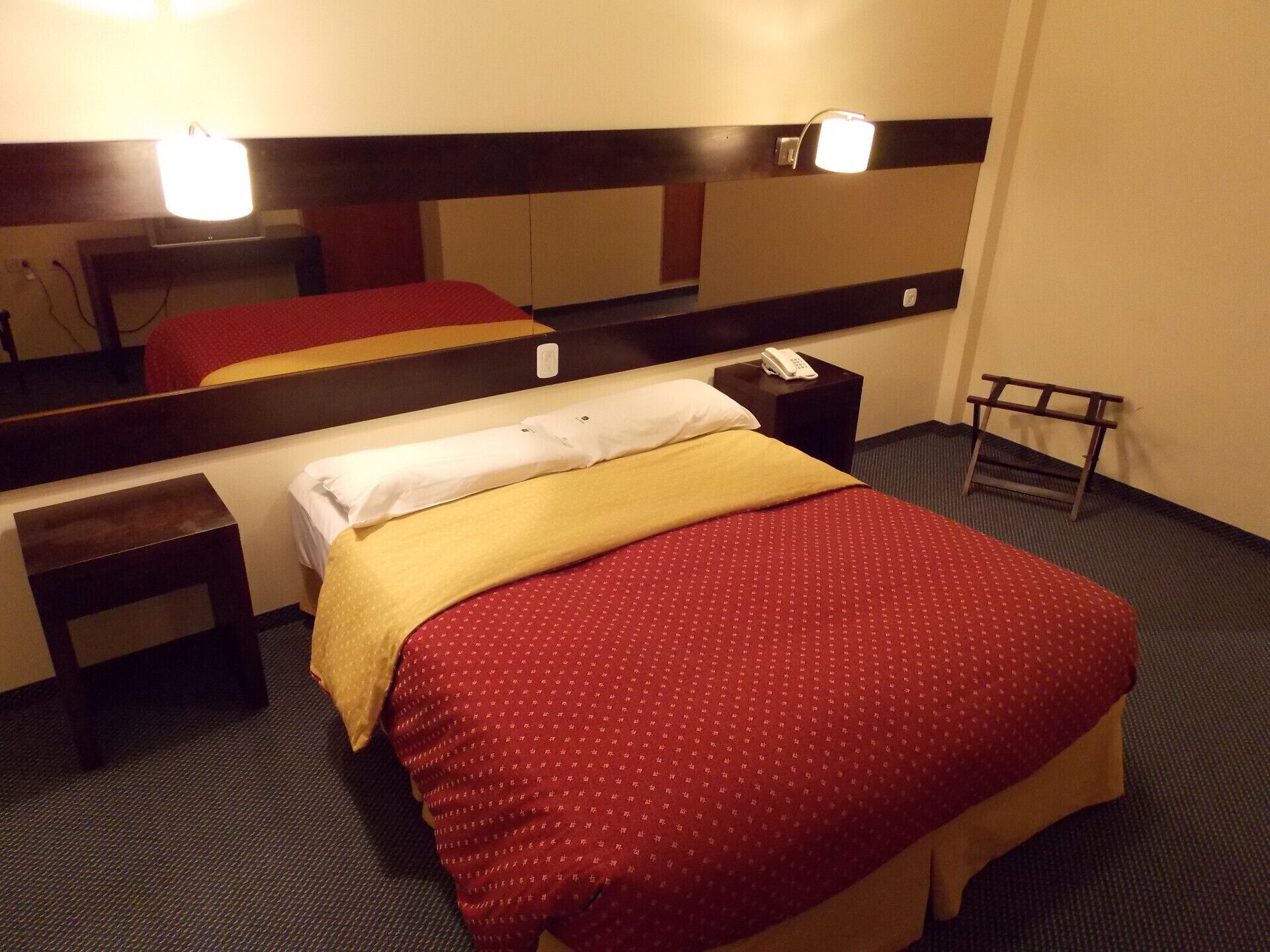 Literie hypoallergénique, coffres-forts dans les chambres