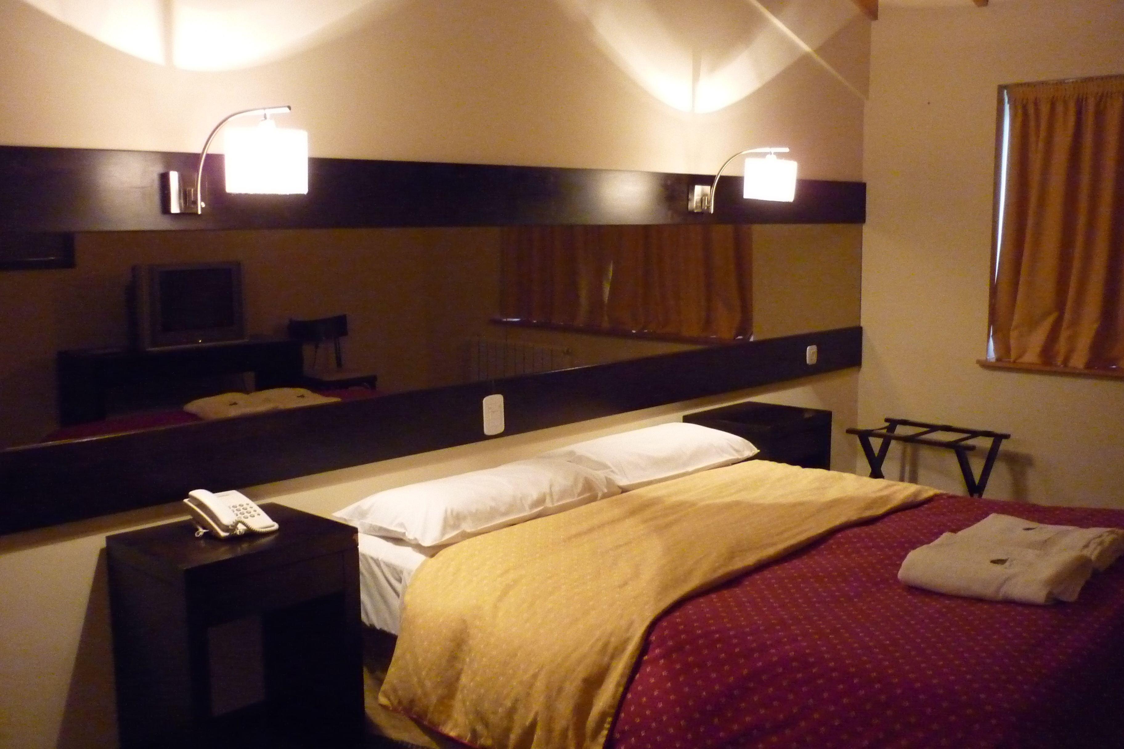 Hypo-allergenic bedding, in-room safe, individually decorated