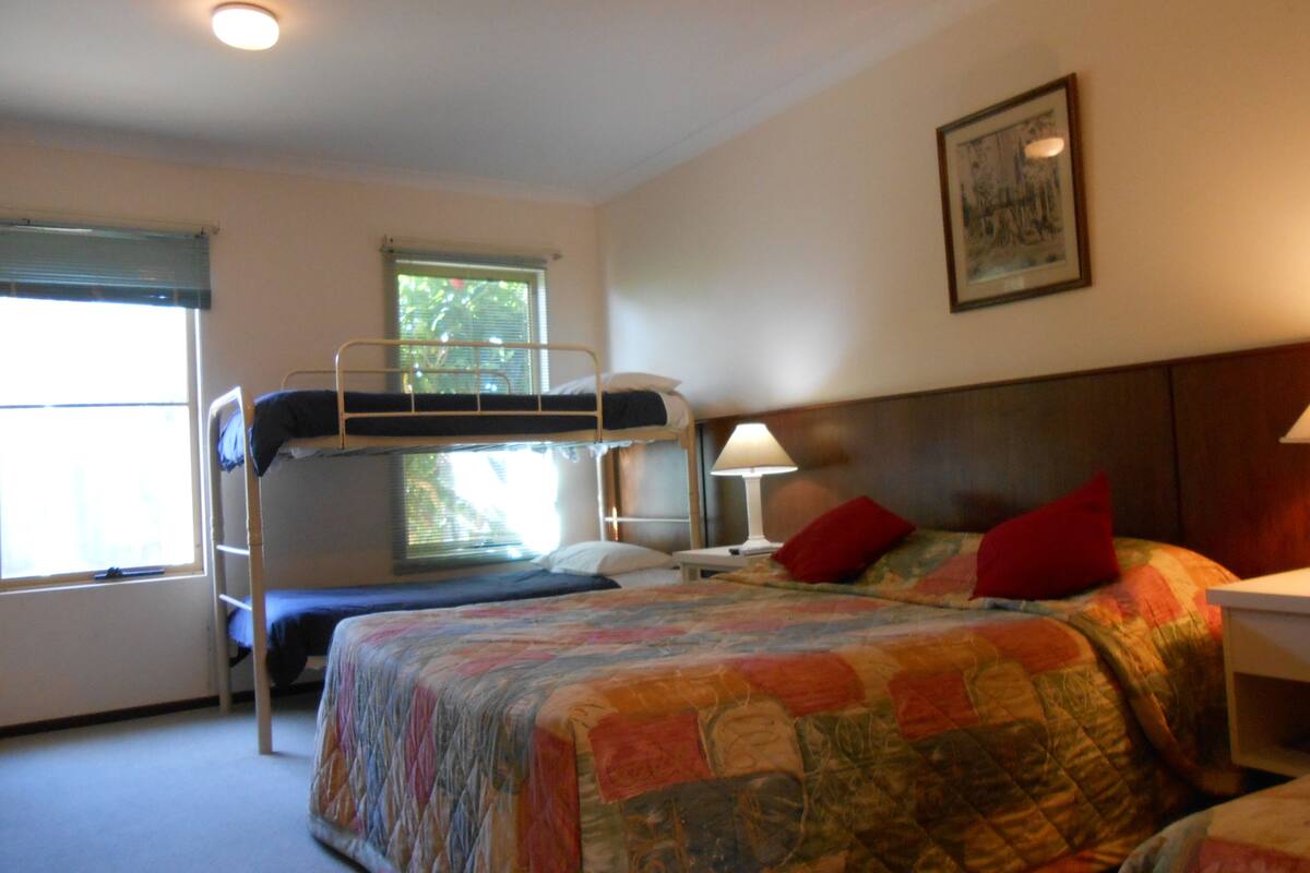 Desk, iron/ironing board, WiFi (free)