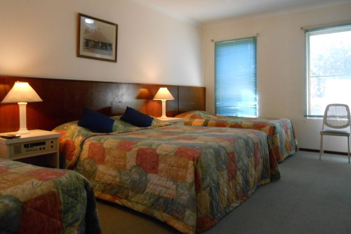 Desk, iron/ironing board, WiFi (free)