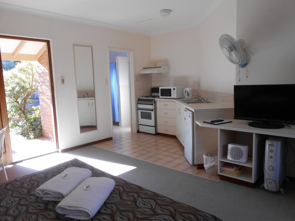 書桌、熨斗/熨衣板、免費無線上網