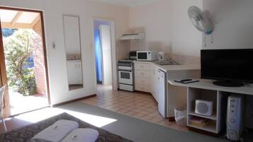 Una scrivania, ferro/asse da stiro, Wi-Fi gratuito