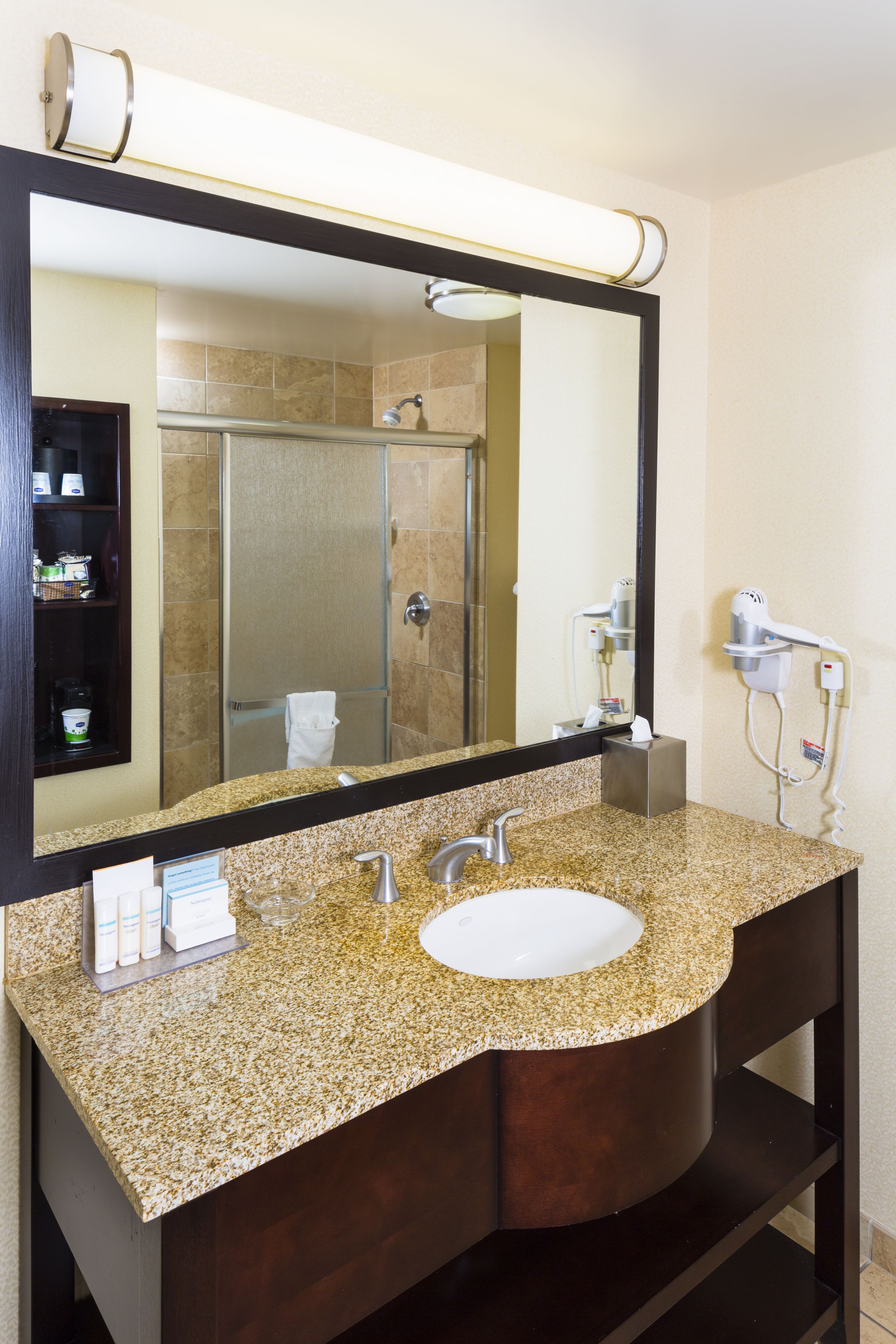 Photo - Hampton Inn & Suites Las Vegas South