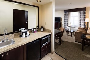 Studio Suite | Private kitchen | Fridge, microwave, coffee/tea maker - Hampton Inn & Suites Las Vegas South (Henderson)