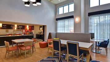 Desayuno buffet incluido todos los días