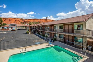 Seasonal outdoor pool - Rodeway Inn St George North - Near Pioneer Park (St. George)