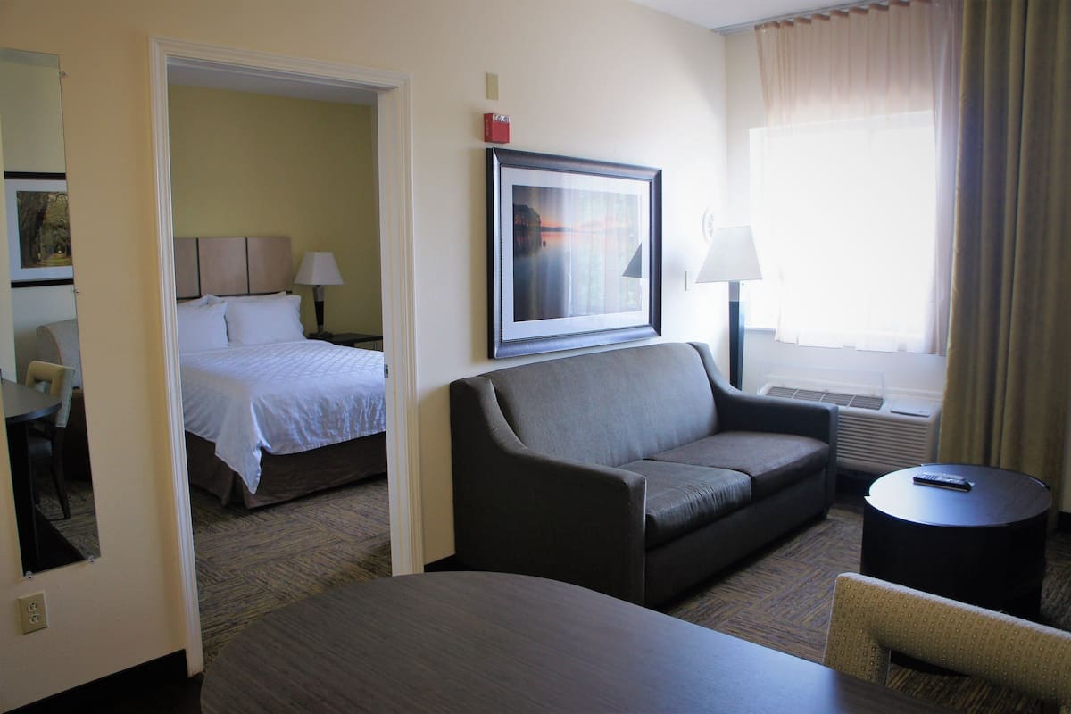 In-room safe, desk, soundproofing, iron/ironing board