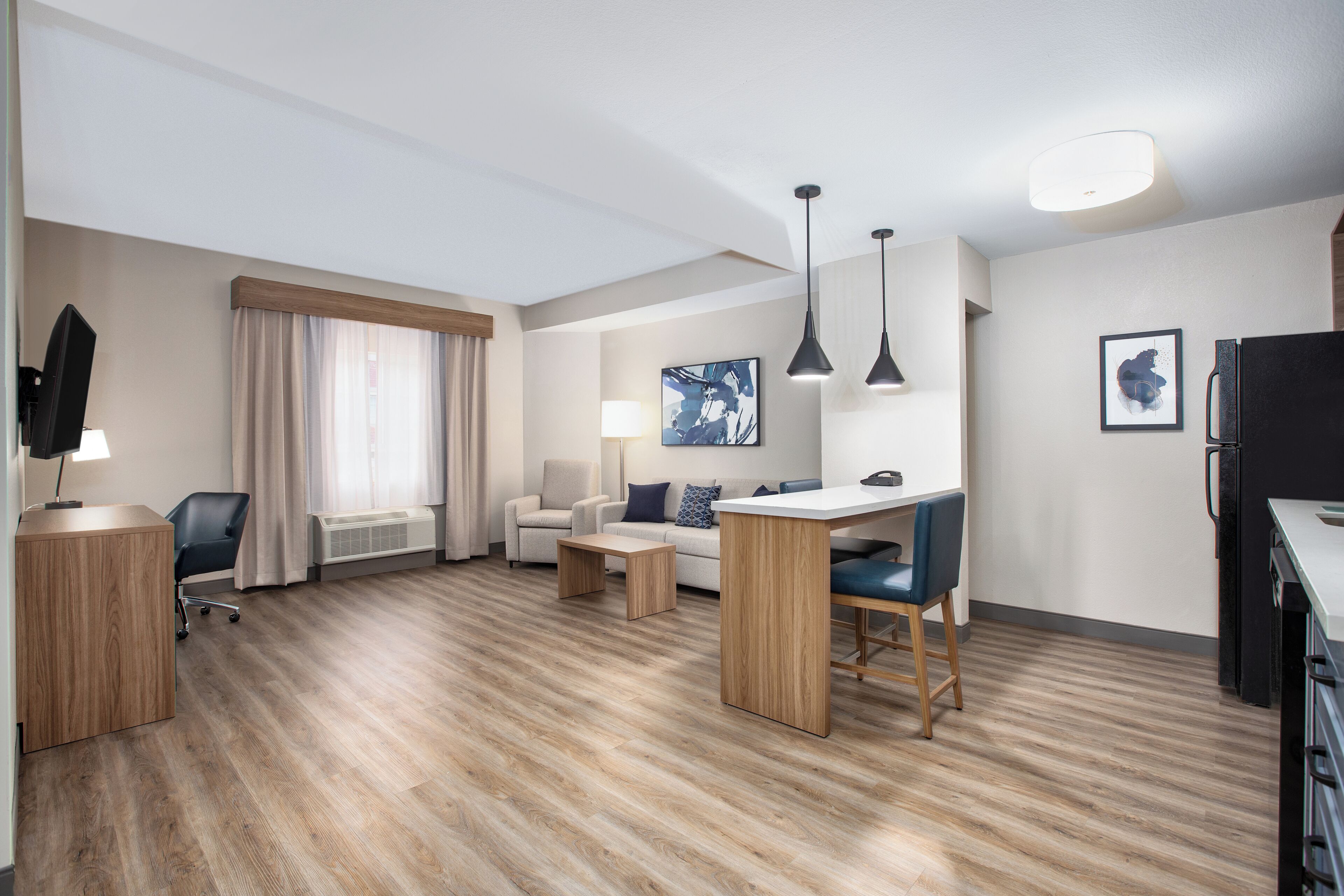 Suite, 1 chambre | Coffre-fort, bureau, espace de travail pour ordinateurs portables