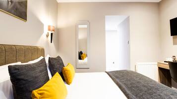 Standard Double Room, 1 Double Bed | 1 bedroom, desk, iron/ironing board, free WiFi