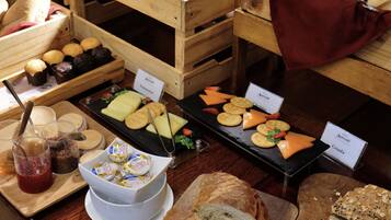 Daily buffet breakfast (IDR 181500 per person)