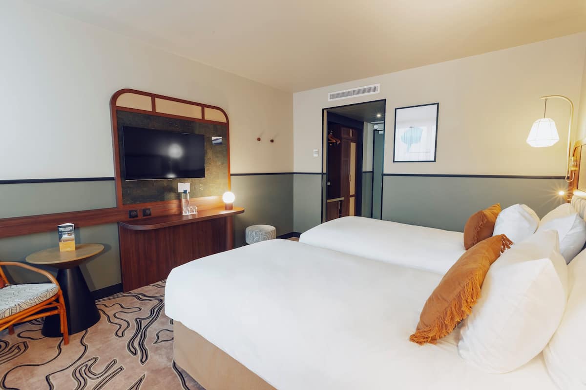 Standard Room, 2 Twin Beds | In-room safe, blackout drapes, soundproofing, free cribs/infant beds