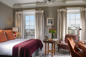 Individually decorated, individually furnished, desk, soundproofing - The Hardiman (Galway)