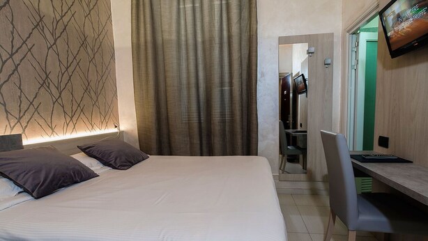 Unclassified image, 1 of 15, button - Hotel Bolzano (Milan)