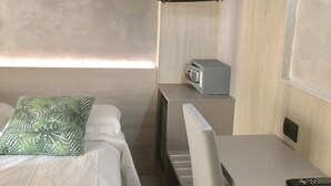 Standard Room, 2 Twin Beds | 1 bedroom, premium bedding, in-room safe, desk - Hotel Bolzano (Milan)