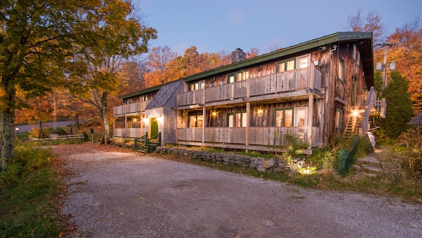 Front of property - Lotus Mountain Retreat (Richmond)
