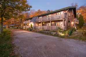 Front of property - Lotus Mountain Retreat (Richmond)