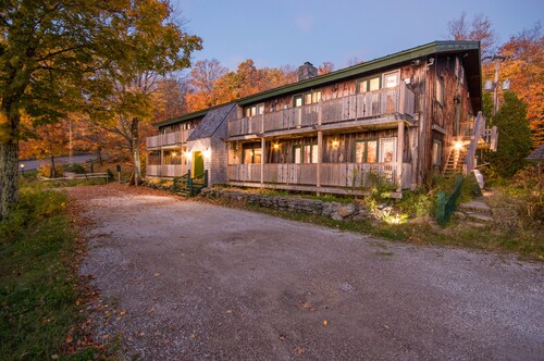 Lotus Mountain Retreat