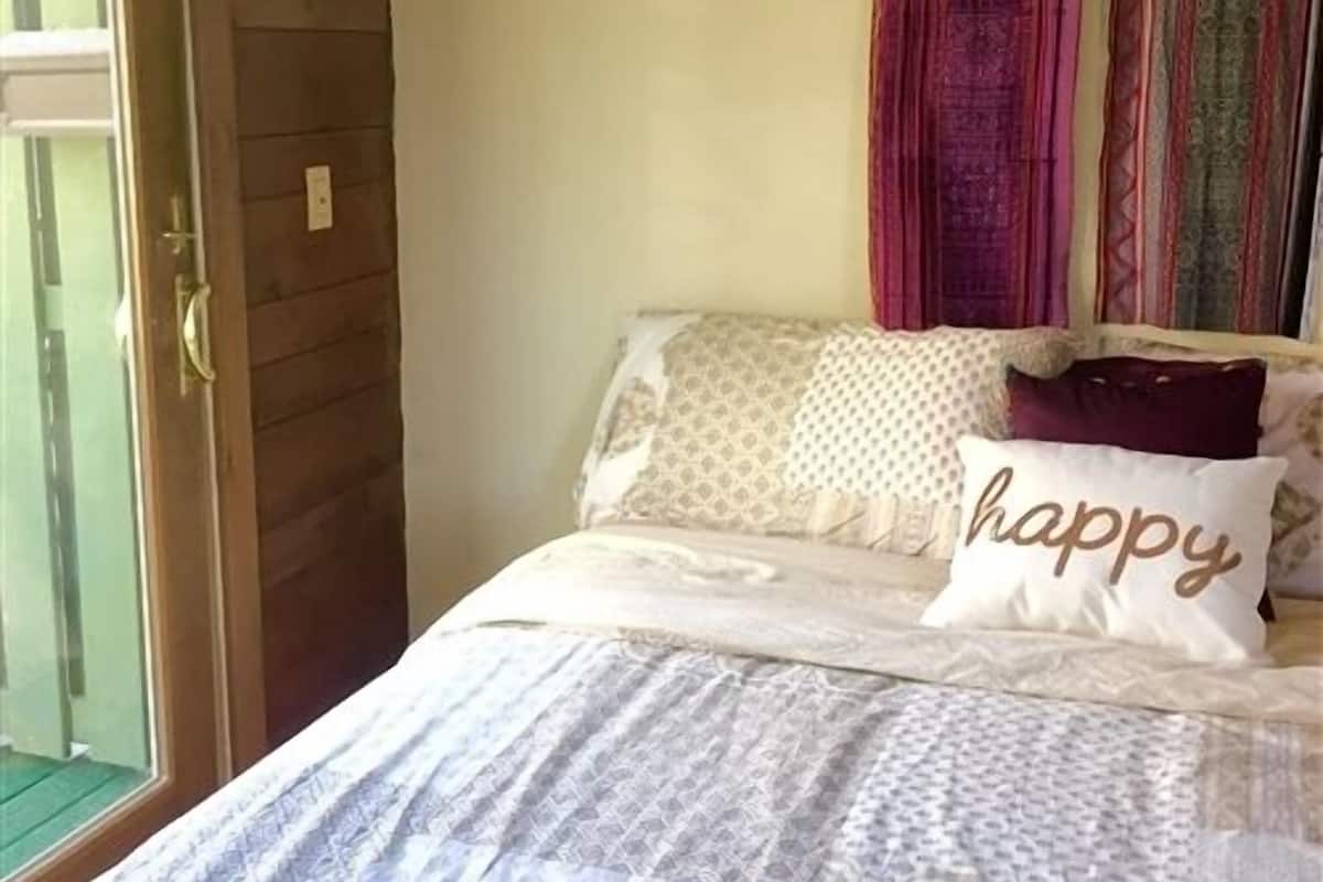 Room, 1 King Bed (Forrest View, You Are Happy) | Individually decorated, individually furnished, rollaway beds, free WiFi