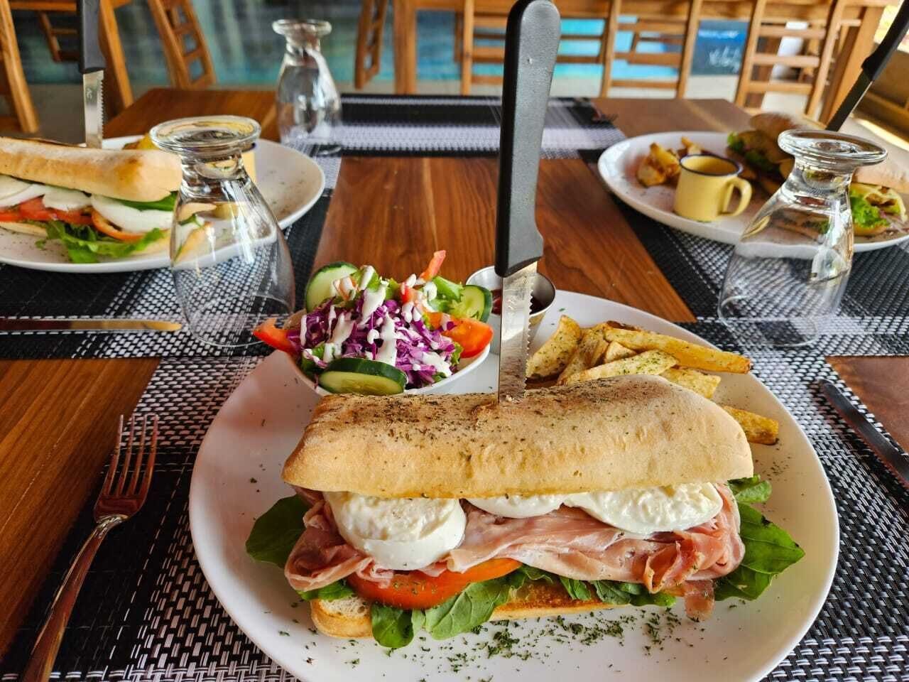 lunch and dinner served