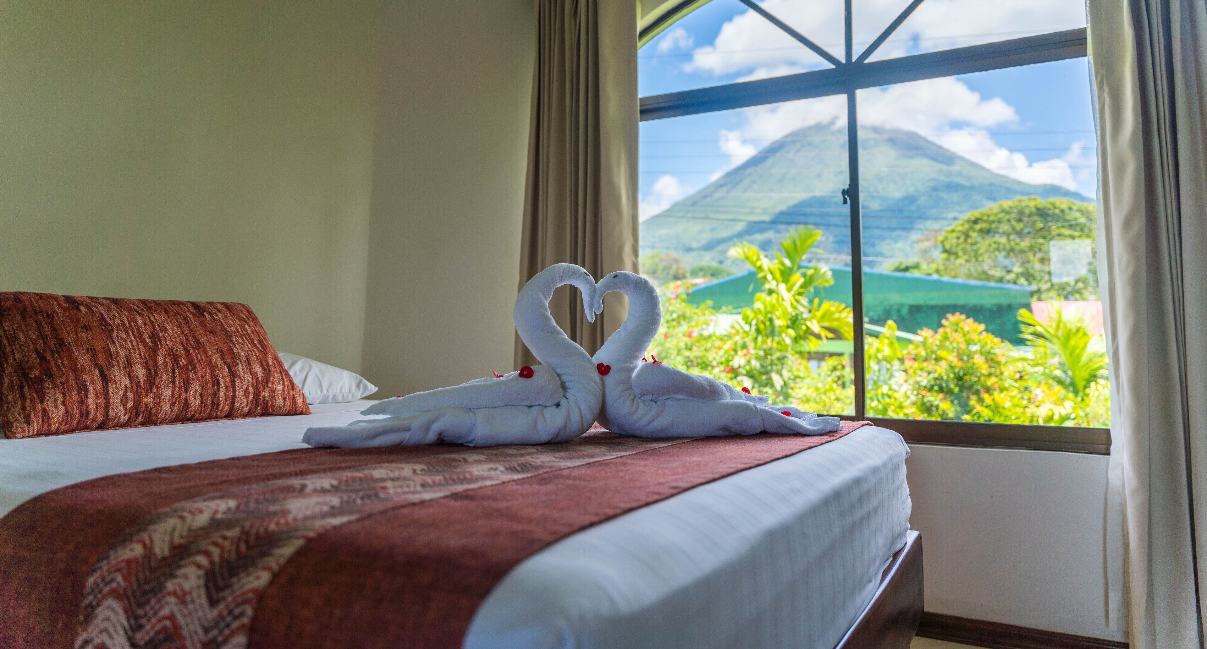 Standard Room | Desk, blackout drapes, free WiFi, bed sheets