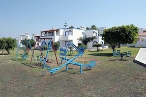 Tempat bermain anak - outdoor