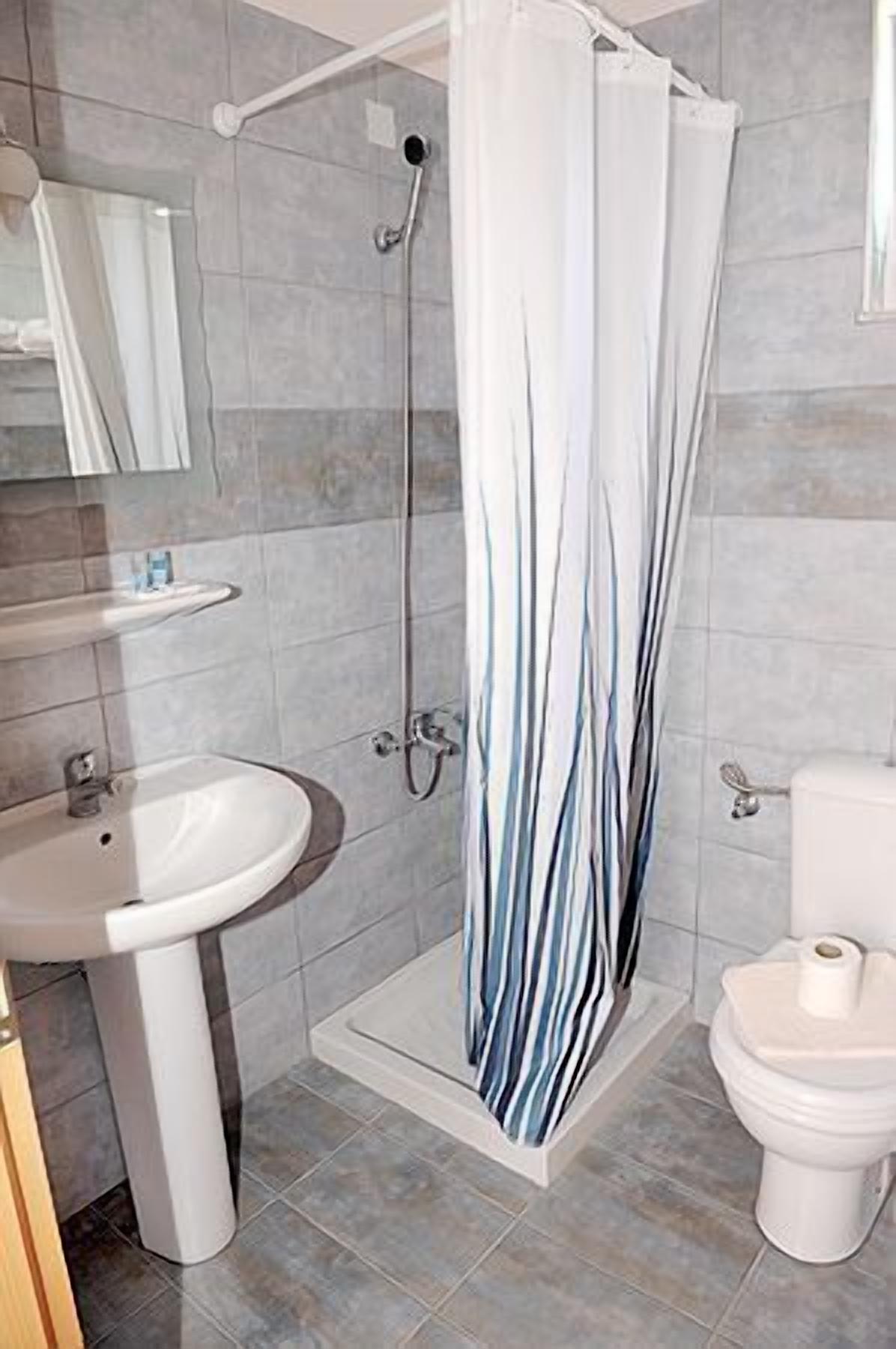 Pengering rambut dan kloset