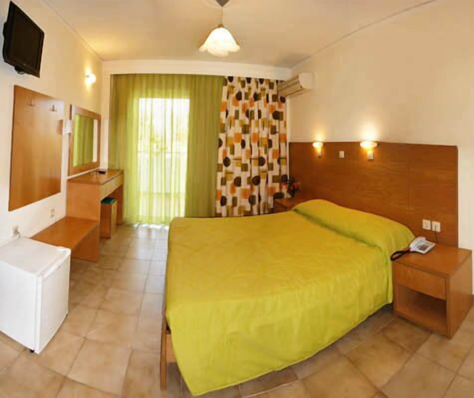 Kamar Standar dengan Tempat Tidur Ukuran Double