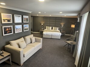 Dobbeltrom – superior | 1 soverom, sengetøy av topp kvalitet og skrivebord