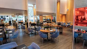 Daily continental breakfast (BRL 128.80 per person)