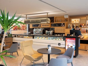 Café da manhã, almoço e jantar