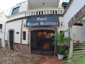 Front of property - Maison Gautreaux (Santo Domingo)