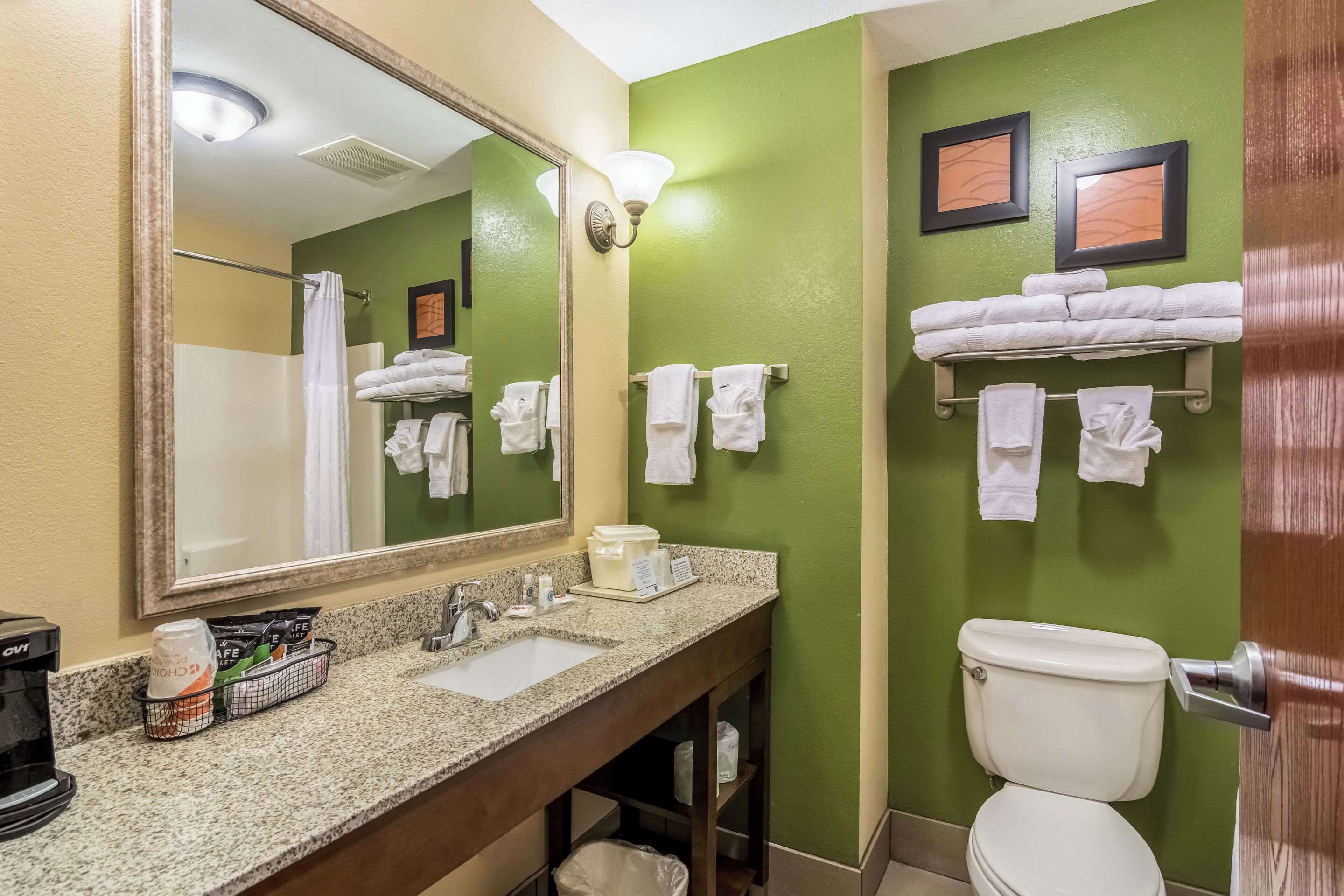 Suite, 2 Queen Beds, Non Smoking