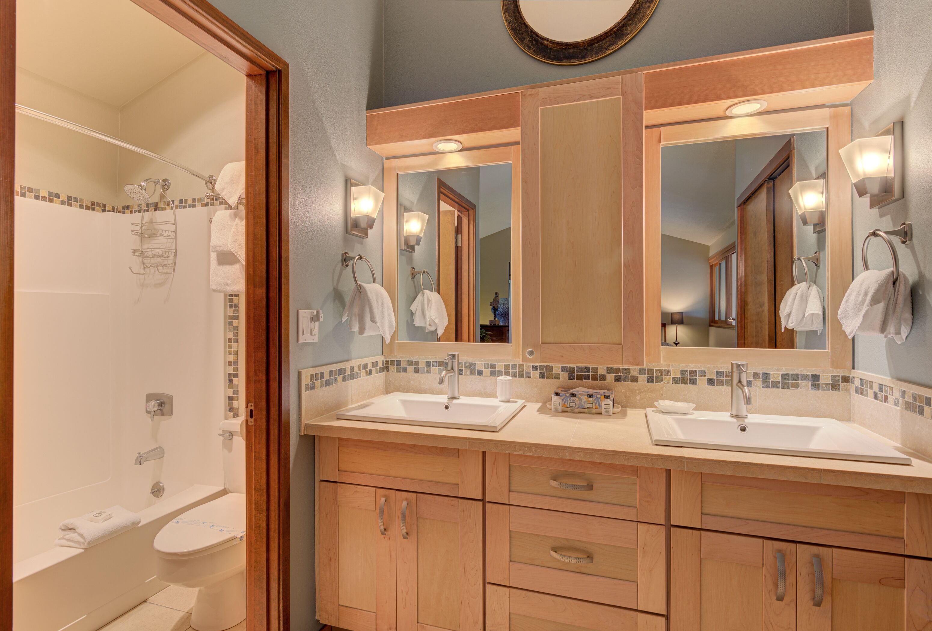 signature condo (la vista de la roca) | bathroom | free toiletries, hair dryer, towels