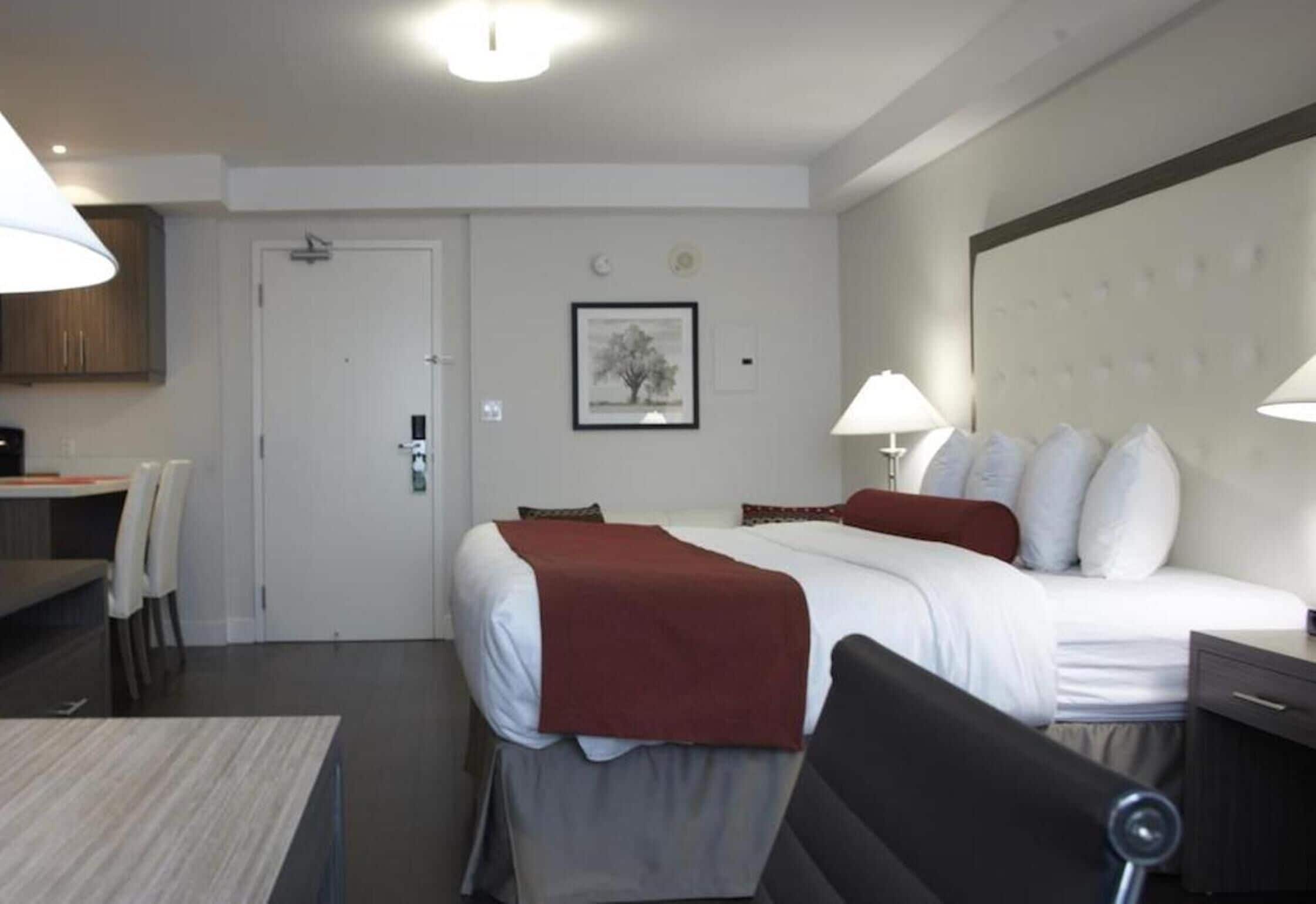 in-room safe, desk, iron/ironing board, cots/infant beds