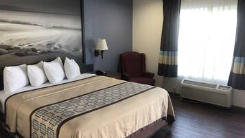 Escrivaninha, ferros/tábuas de passar roupa, Wi-Fi de cortesia