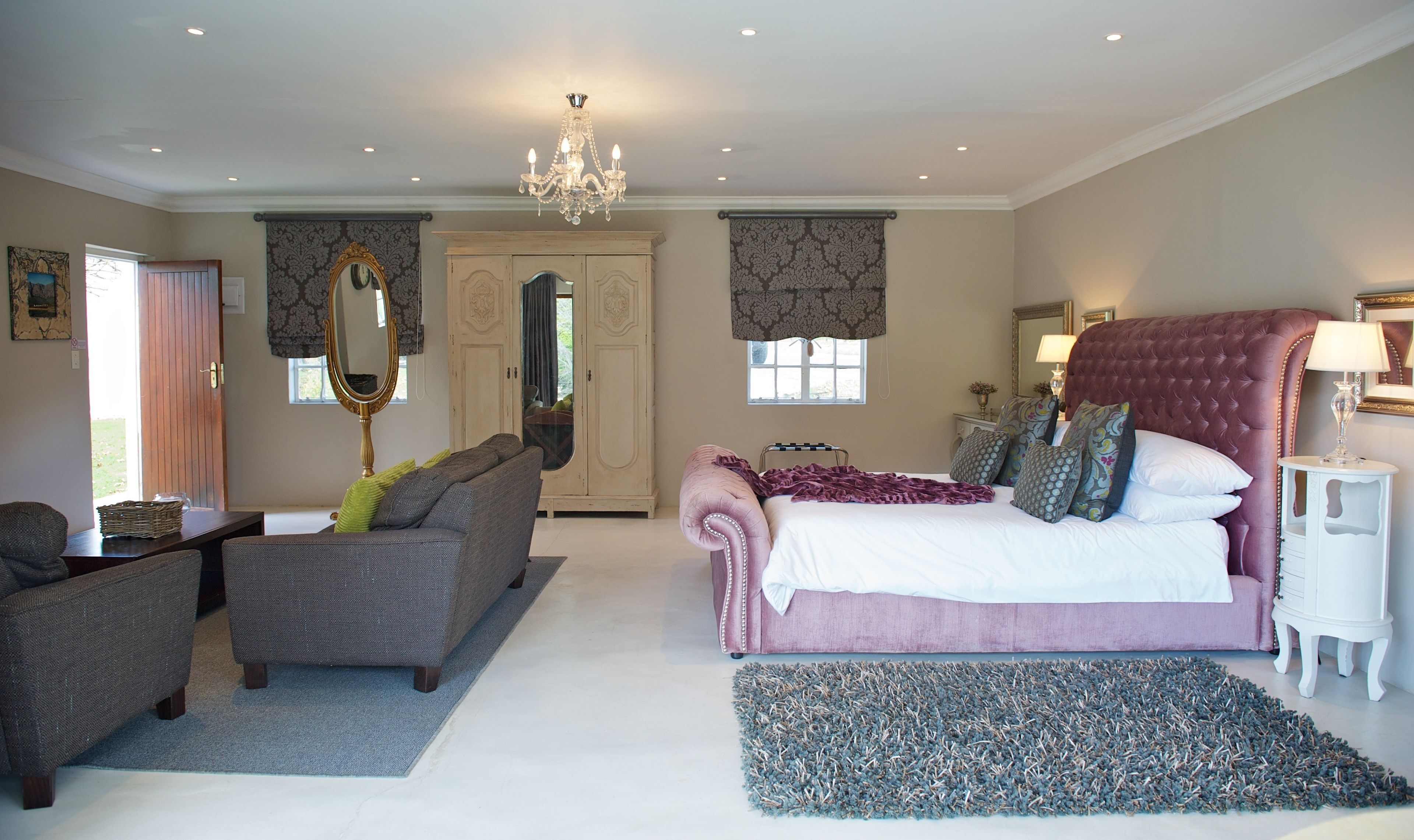 Frigobar, cofres nos quartos, berços (sobretaxa), Wi-Fi de cortesia