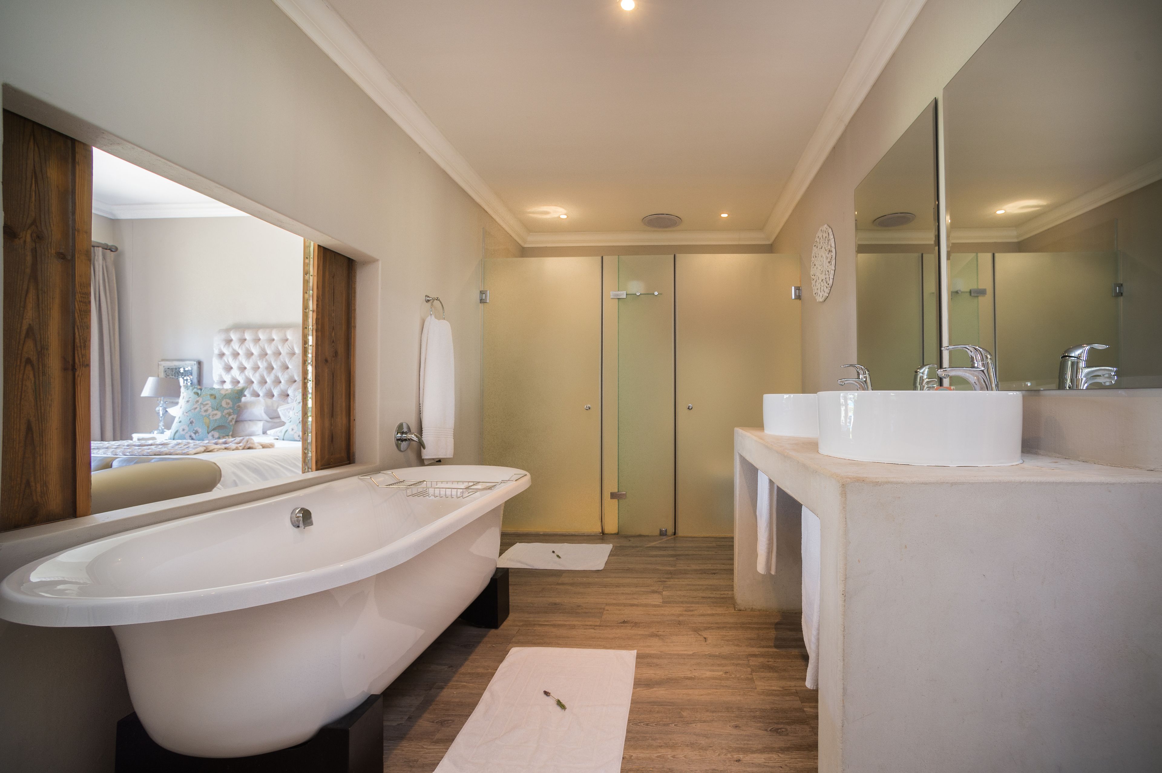 superior double room, 1 bedroom | minibar, in-room safe, cots/infant beds, free wifi