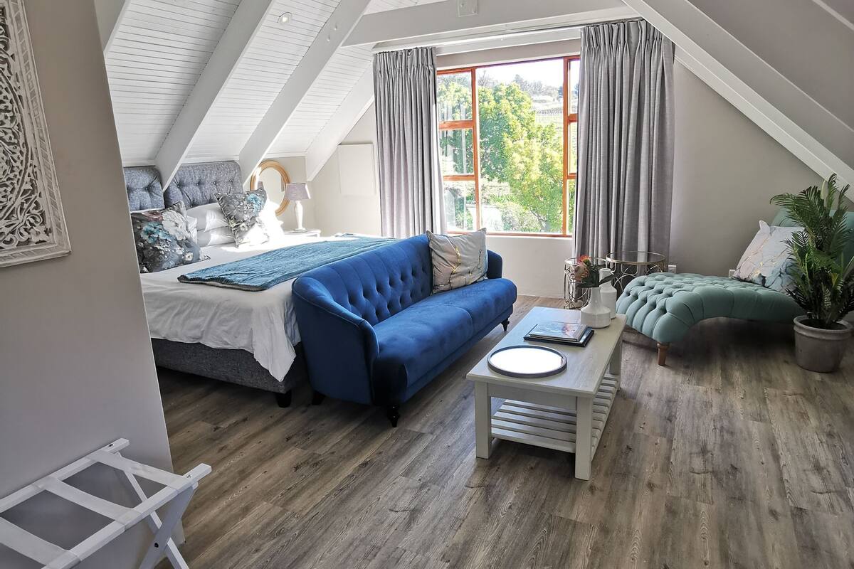 Frigobar, cofres nos quartos, berços (sobretaxa), Wi-Fi de cortesia