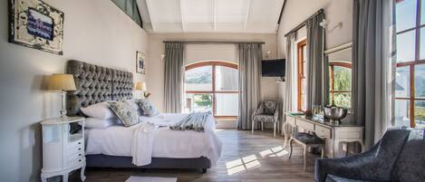 Familierom, fjellutsikt | Minibar, safe på rommet, barnesenger og wi-fi (inkludert)