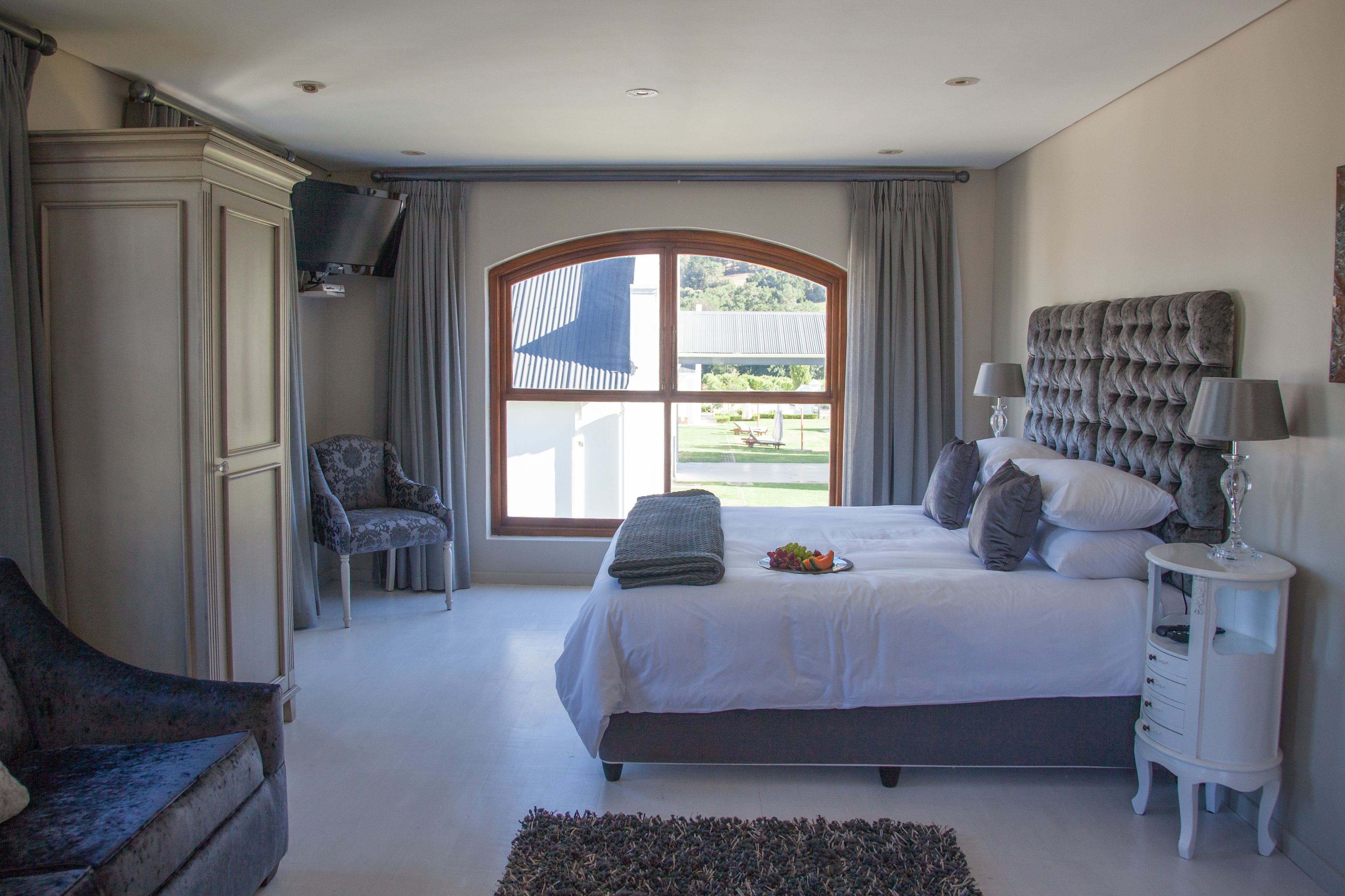 family room, mountain view | minibar, in-room safe, cots/infant beds, free wifi