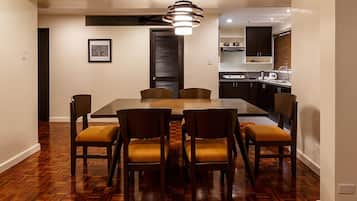 Premier Room, 2 Bedrooms | Minibar, in-room safe, desk, iron/ironing board