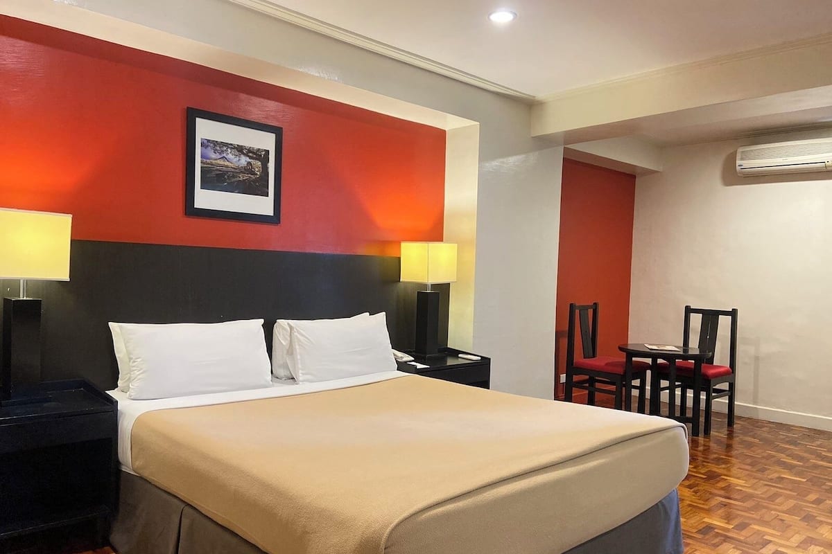 Standard Studio | Living area | LCD TV
